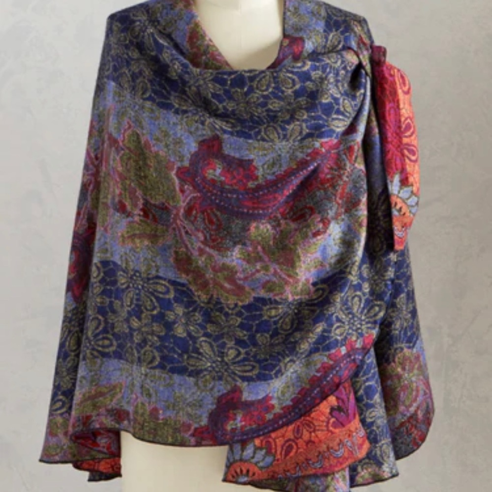 Petalura Hands-Free Reversible Wrap, never used